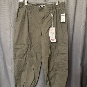 Celebrity Pink Women's Sage Green Parachute Pants